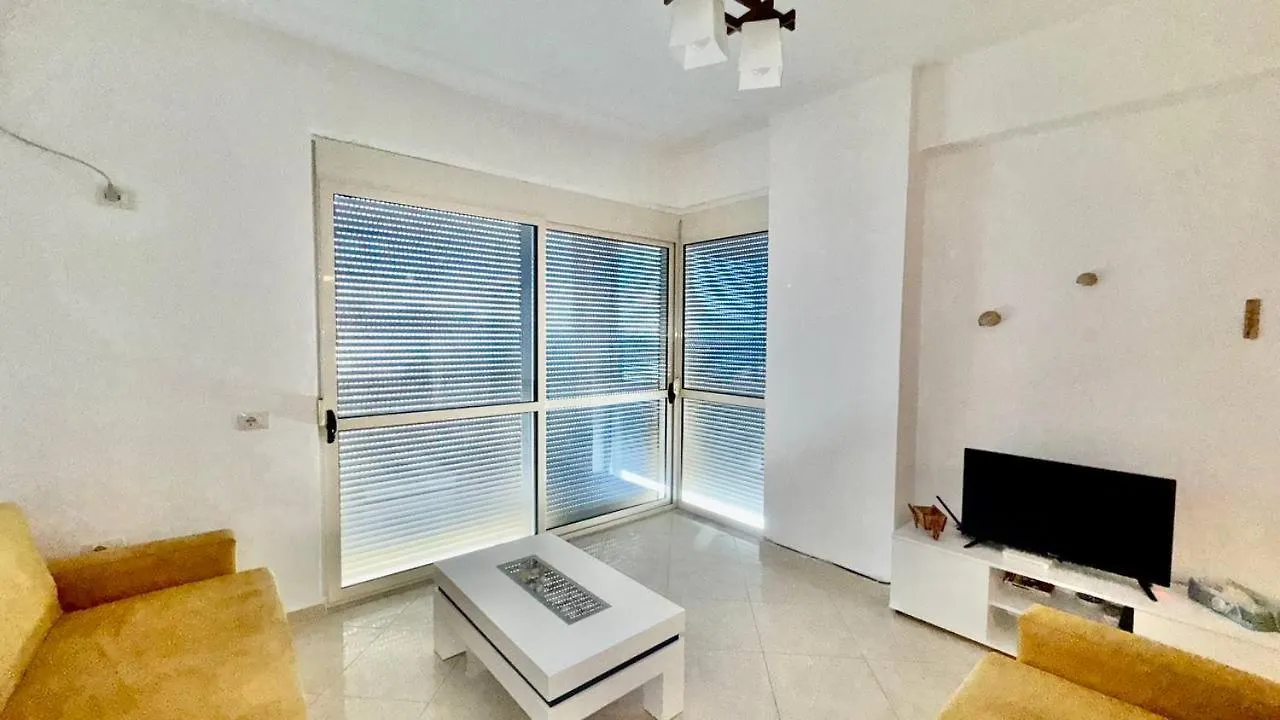Deep Blue Sea View Apartments Σαράντα